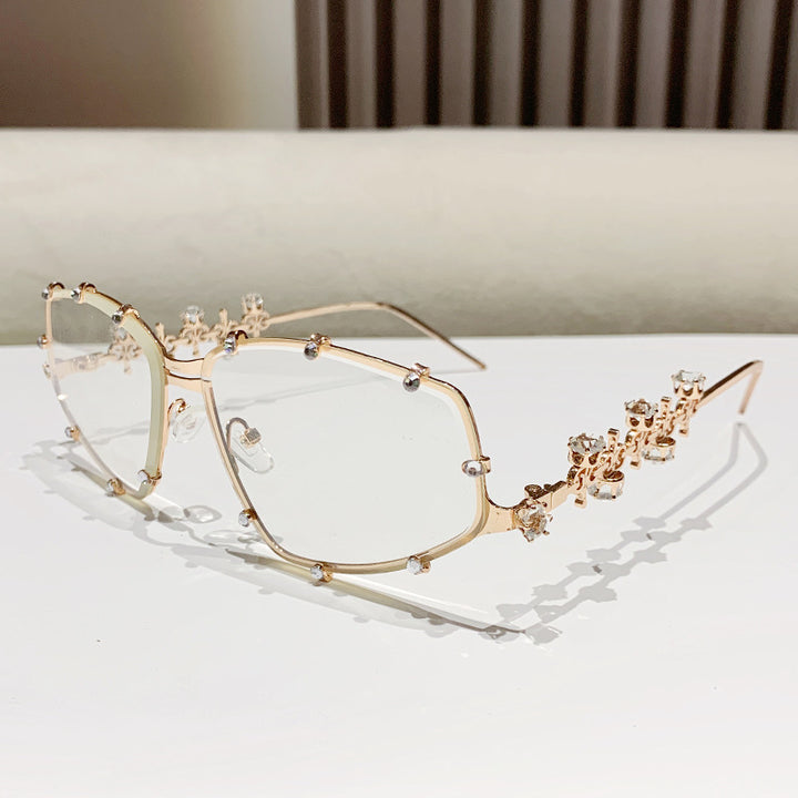 Damen Designer-Brille mit glamourösem Akzent und funkelnden Glitzersteinen Karnz