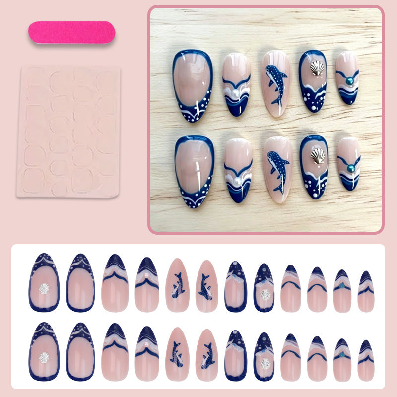 Kunstnagelset mit aufwendigen floralem und buntem Desig Karnz