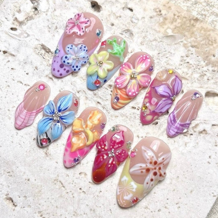 Kreative florale veredelte Press-On Nagel Kollektion Karnz