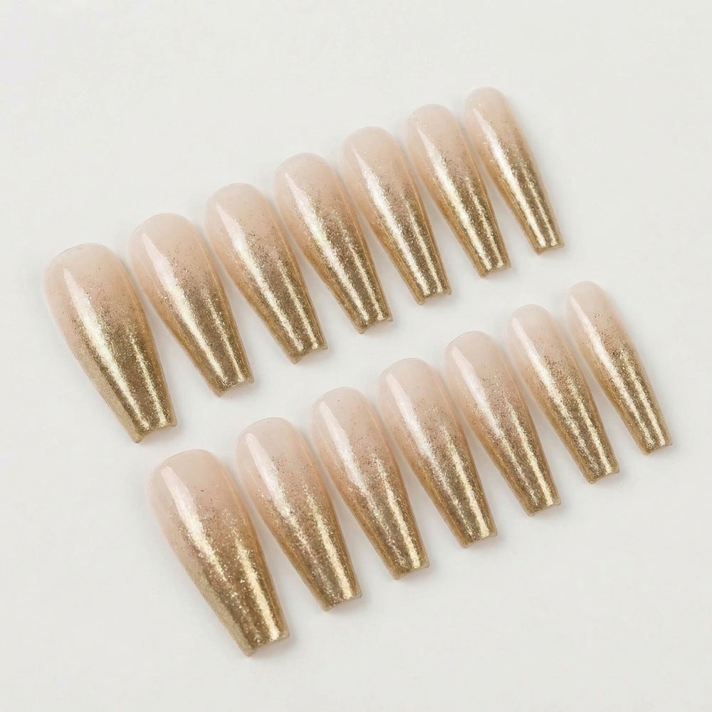 Kunstnägel mit elegantem Glitzer-Gradient Karnz