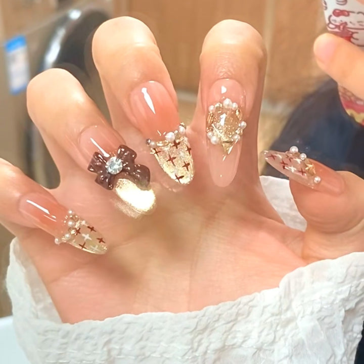 Glamouröses Nagelkunst Karnz