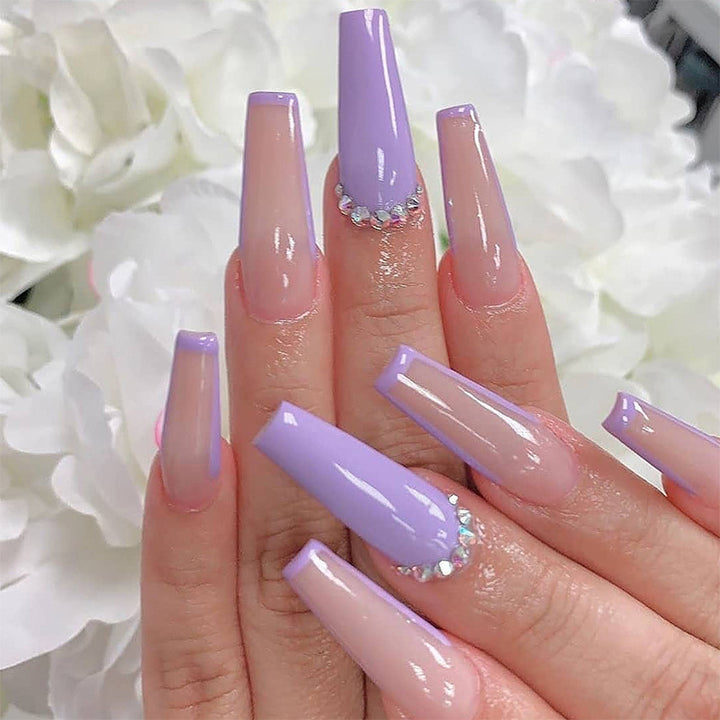 Kunstnagelset mit elegantem und funkelndem Design Karnz