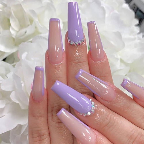 Kunstnagelset mit elegantem und funkelndem Design Karnz