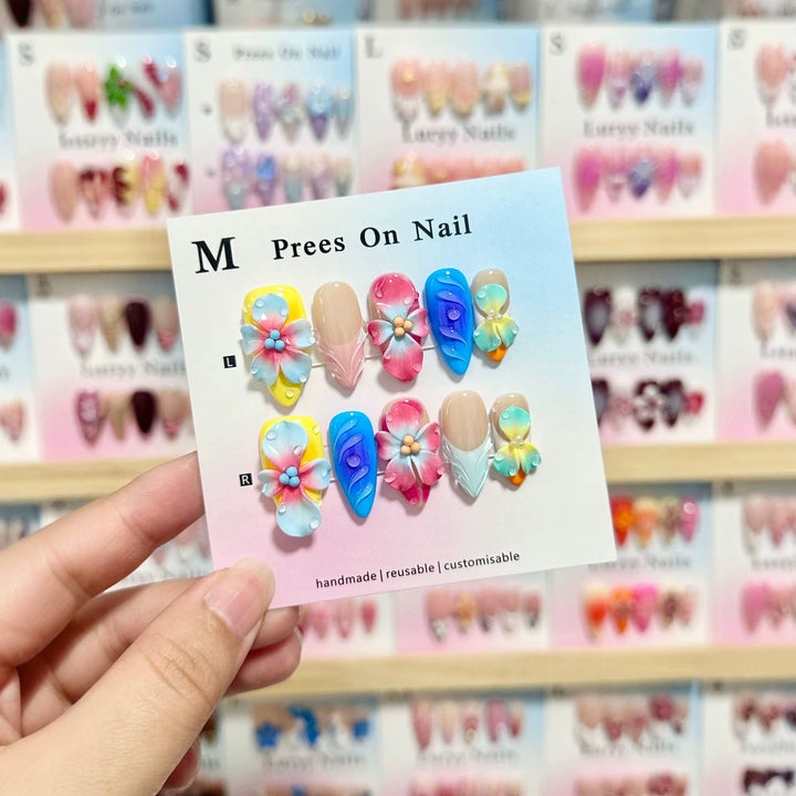 Künstlerische Florale Press-On Nagelkollektion