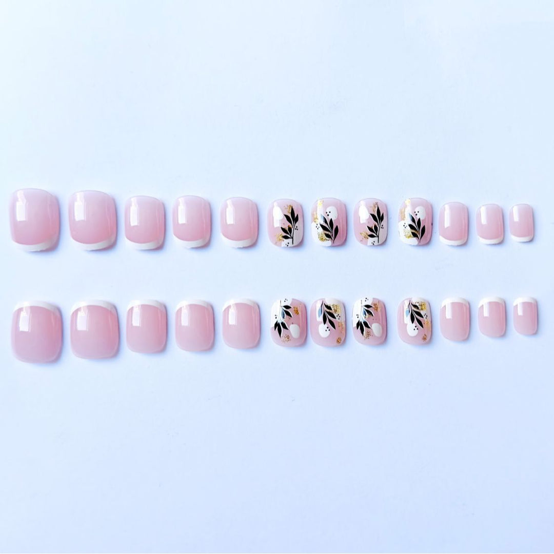 Künstlerisches Nagelkunst-Set mit botanischen Designs