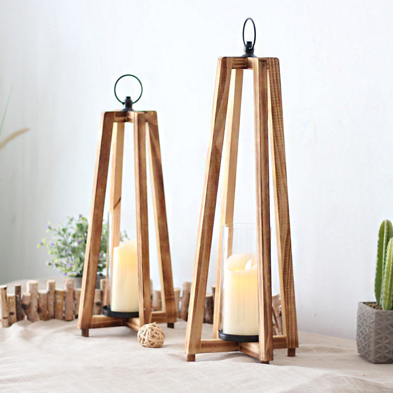 Stilvolle Laterne aus Holz Karnz