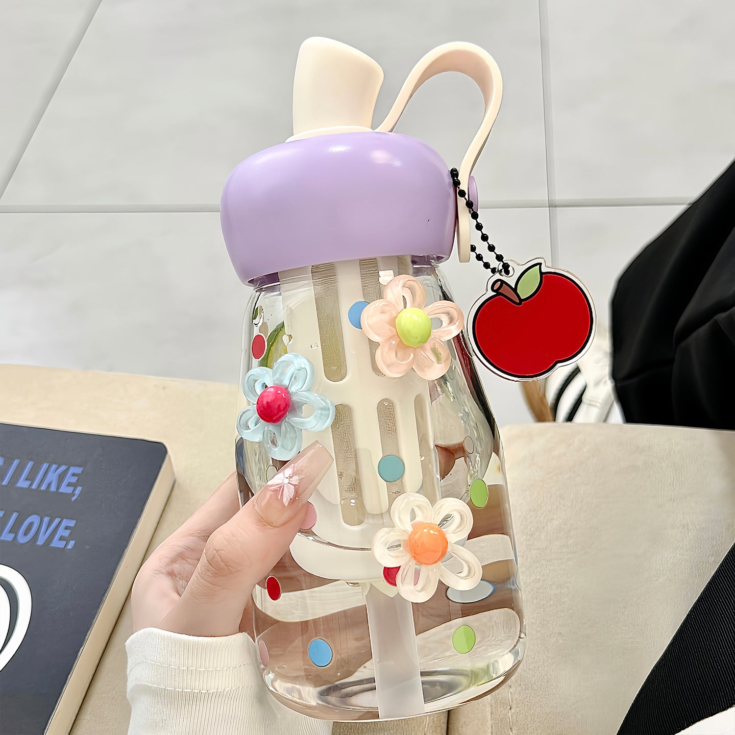 Damen Trinkflasche mit integriertem Fruchtfilter und praktischem Tragegriff Karnz