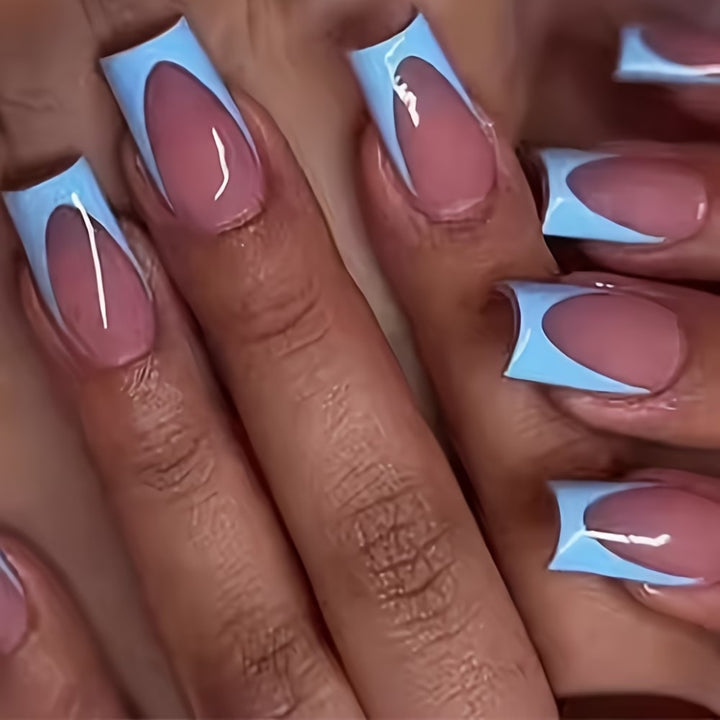 Stylisches Press-On Nagelkunst Set Karnz