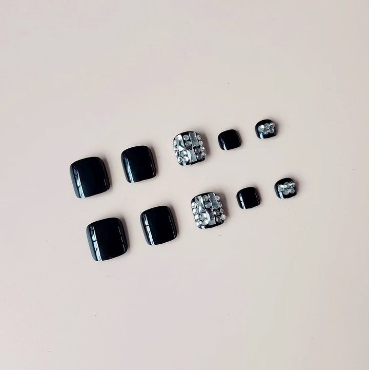 Kunstnagelset mit Eleganten Strass- und Glitzerakzenten Karnz