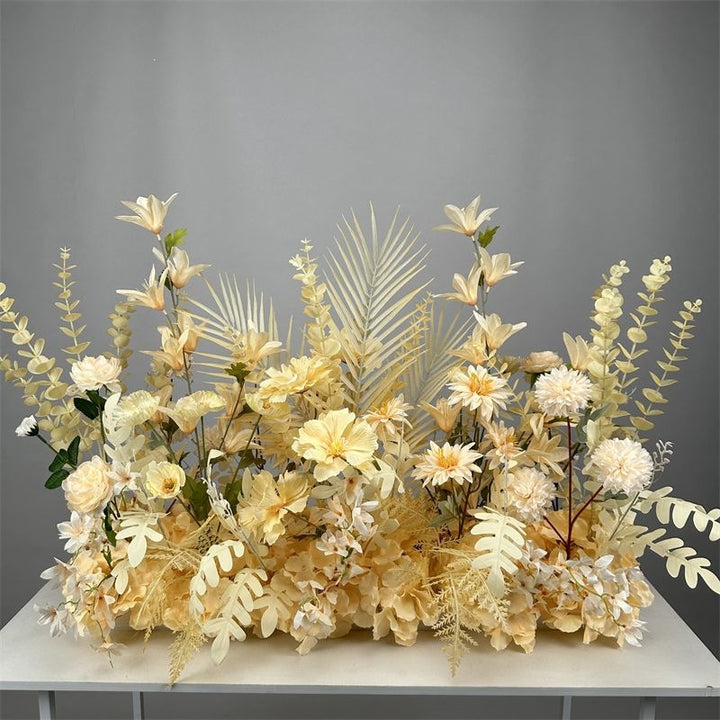 Luxuriöses Faux-Blumen-Mittelstück