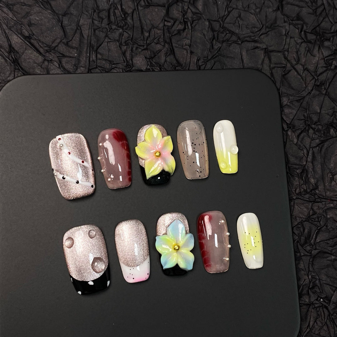 Künstlerisches dekoratives Press-On-Nagelset