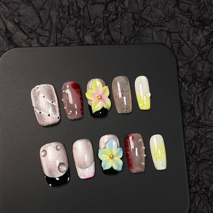 Künstlerisches dekoratives Press-On-Nagelset