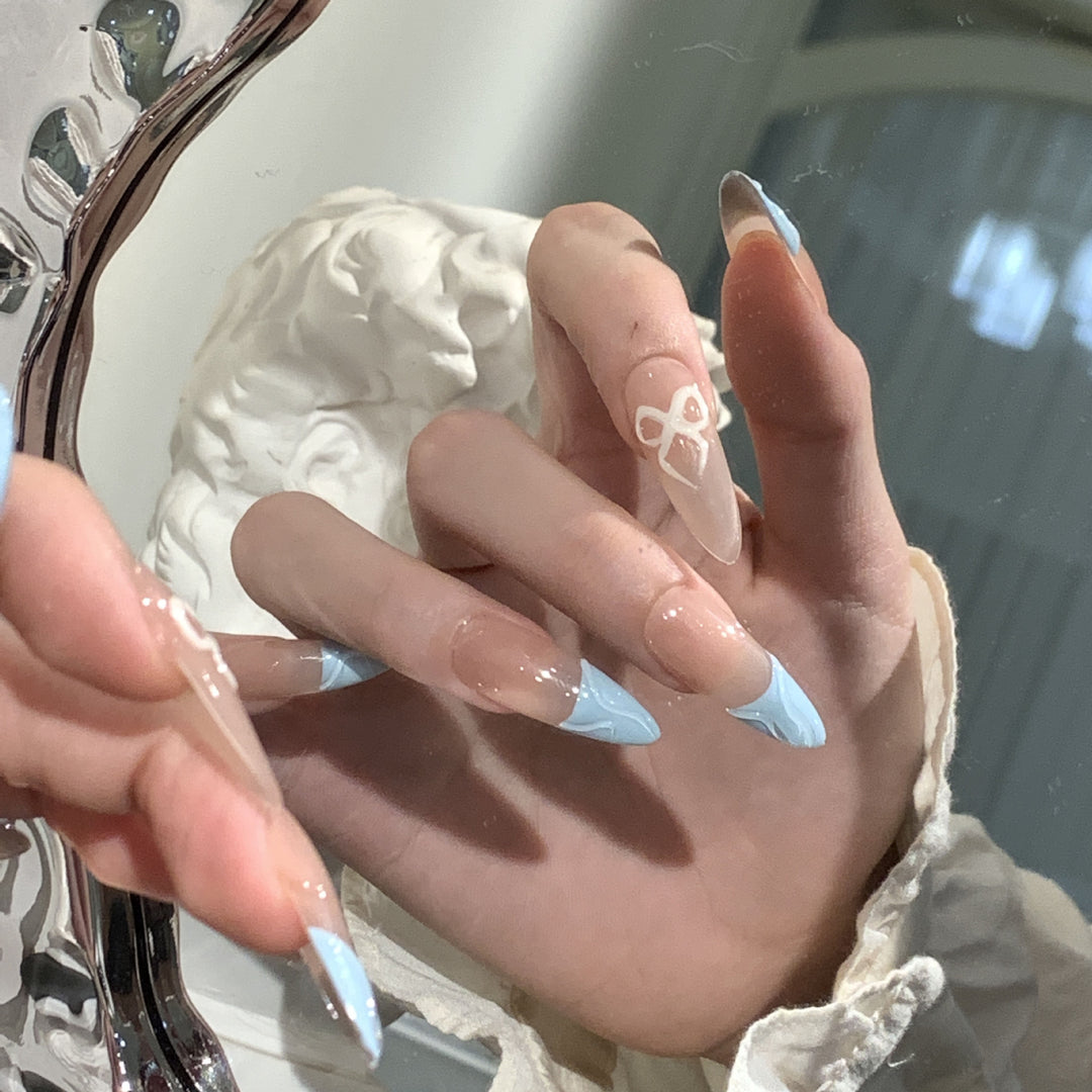 Dekoratives Press-On-Nagelkunst-Set mit charmantem Schleifen-Design Karnz