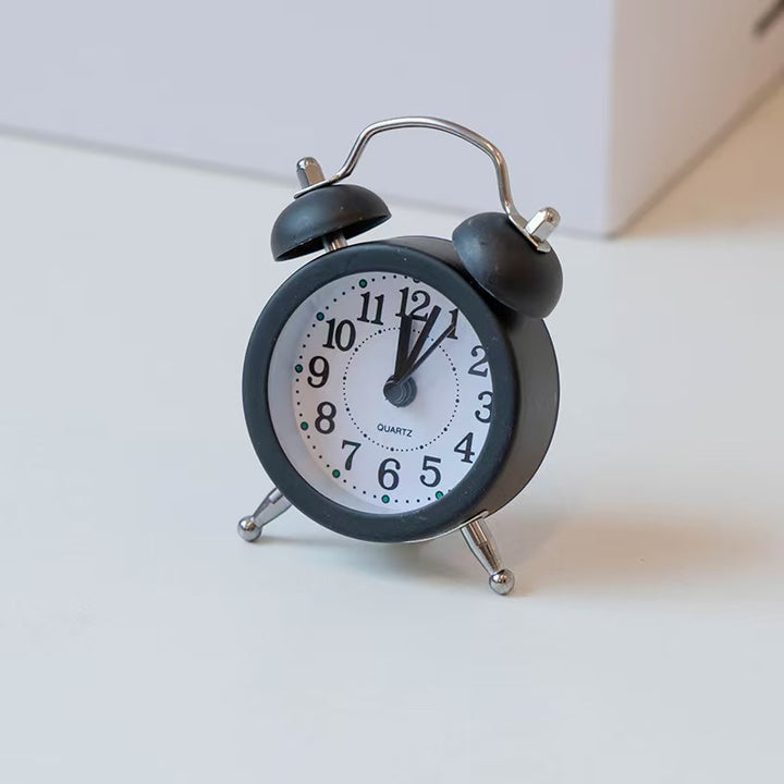 Klassischer Tischwecker Im Bunten Retro-Design Karnz