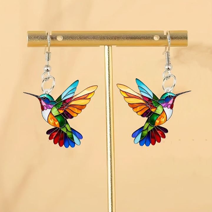 Bunte Kolibri Ohrringe – Fröhlicher Hängeschmuck mit fliegendem Vogel | Karnz