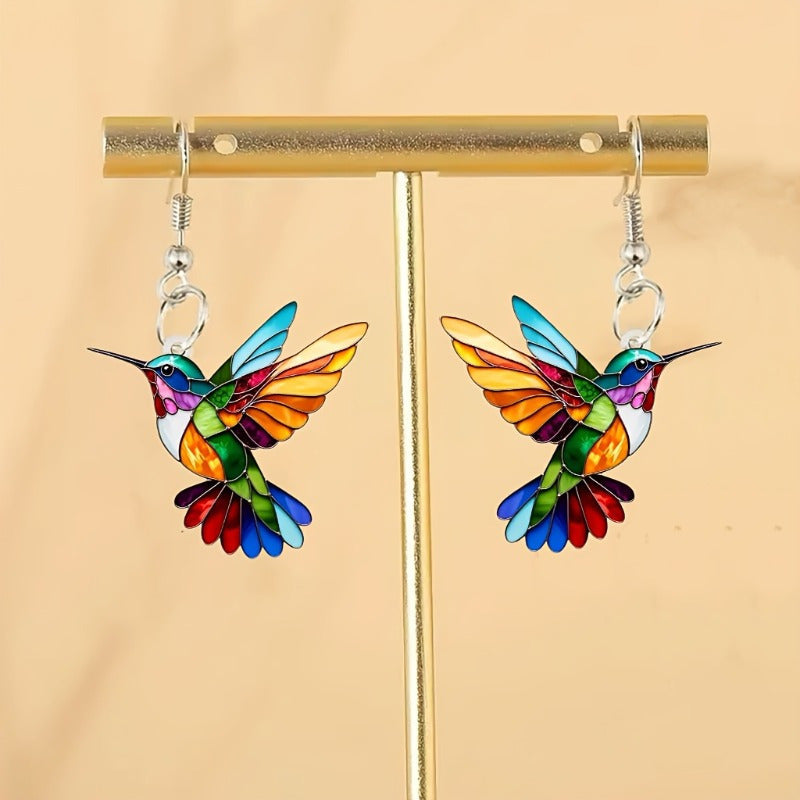 Bunte Kolibri Ohrringe – Fröhlicher Hängeschmuck mit fliegendem Vogel | Karnz