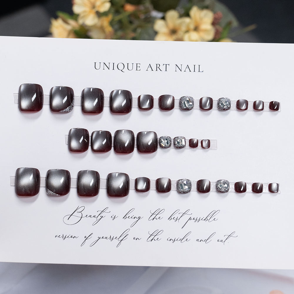 Dekorative Glitter Nagelkunst