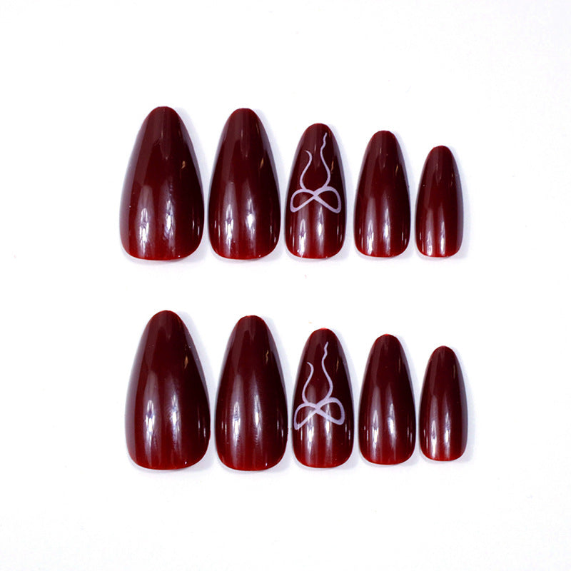 Elegante Stiletto Nagelkunst Karnz
