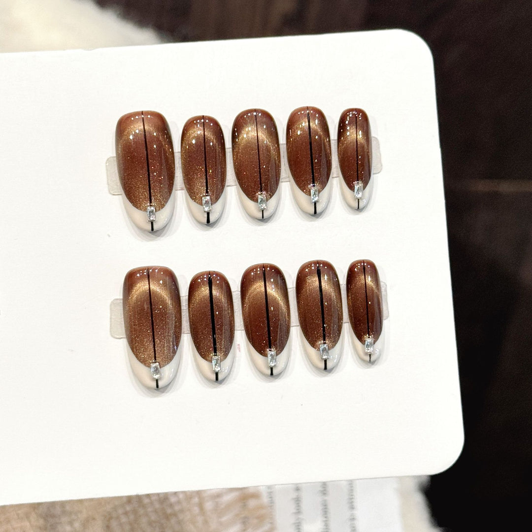 Glamouröses Press-On Nagelkunst-Set mit glitzernden Akzenten