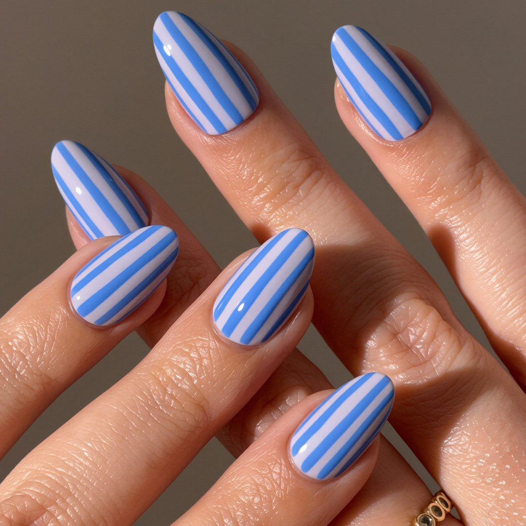 Stylische gestreifte Nagelkunst Tipps Karnz