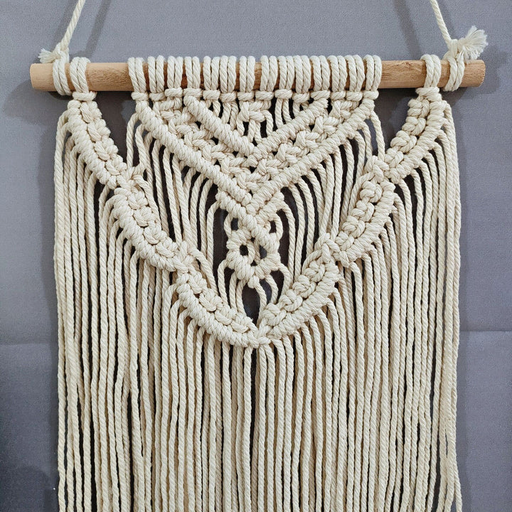 E intricate Macramé Wandbehang Karnz