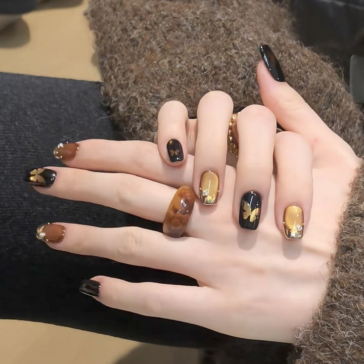 Dekoratives Schmetterling Nagelkunst Set Karnz