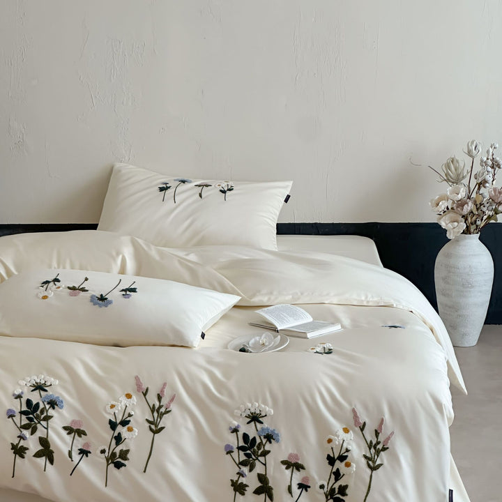 Bestickte Baumwollsatin-Bettgarnitur mit floraler Applikation und seidenweichem Griff