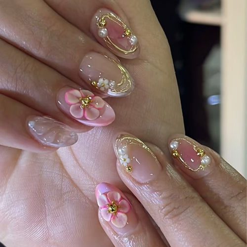 Florales Verziertes Press-On Nagelkunst Set Karnz