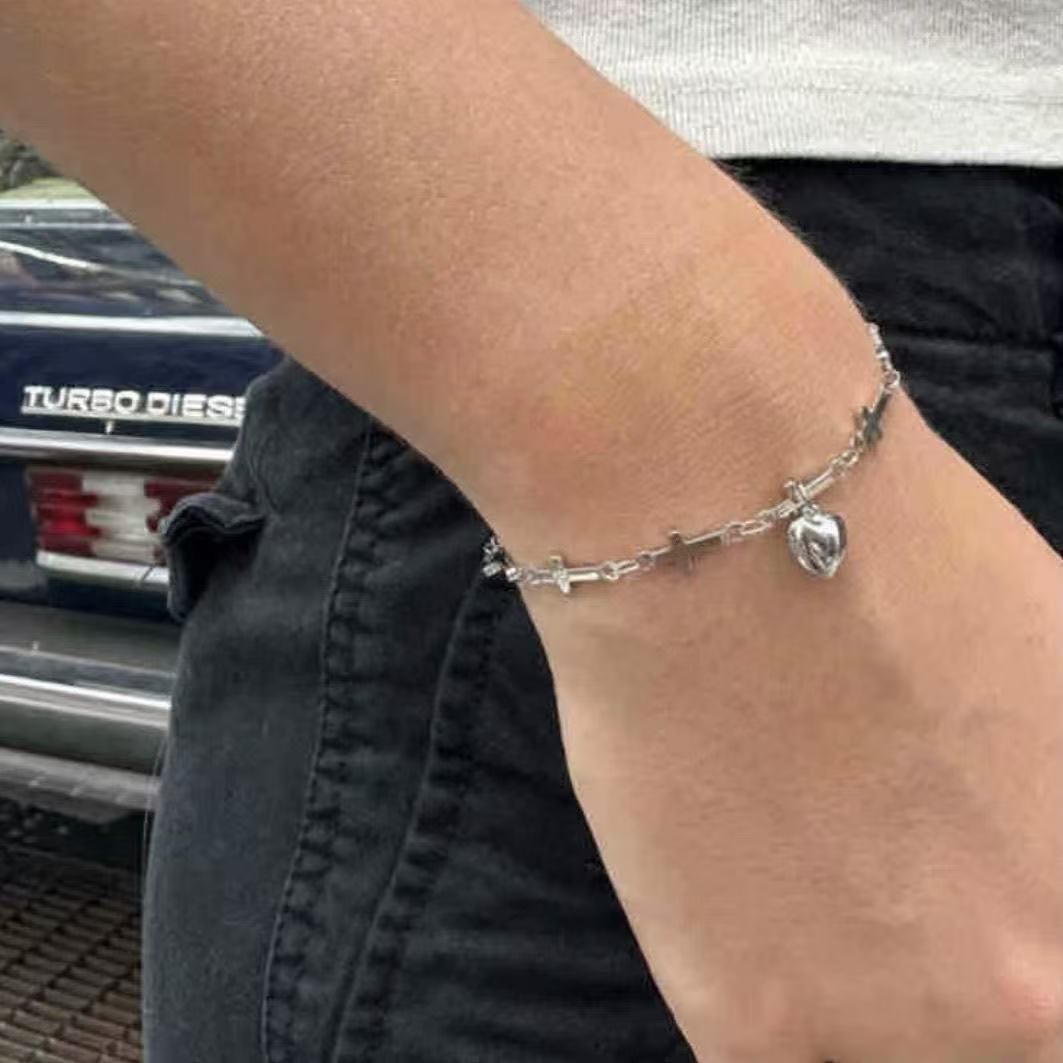 Kreuz- und Herz Charm Armband Karnz