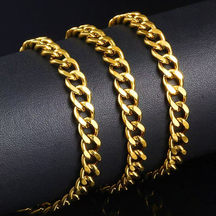 Schickes Goldenes Kettenarmband-Set Karnz