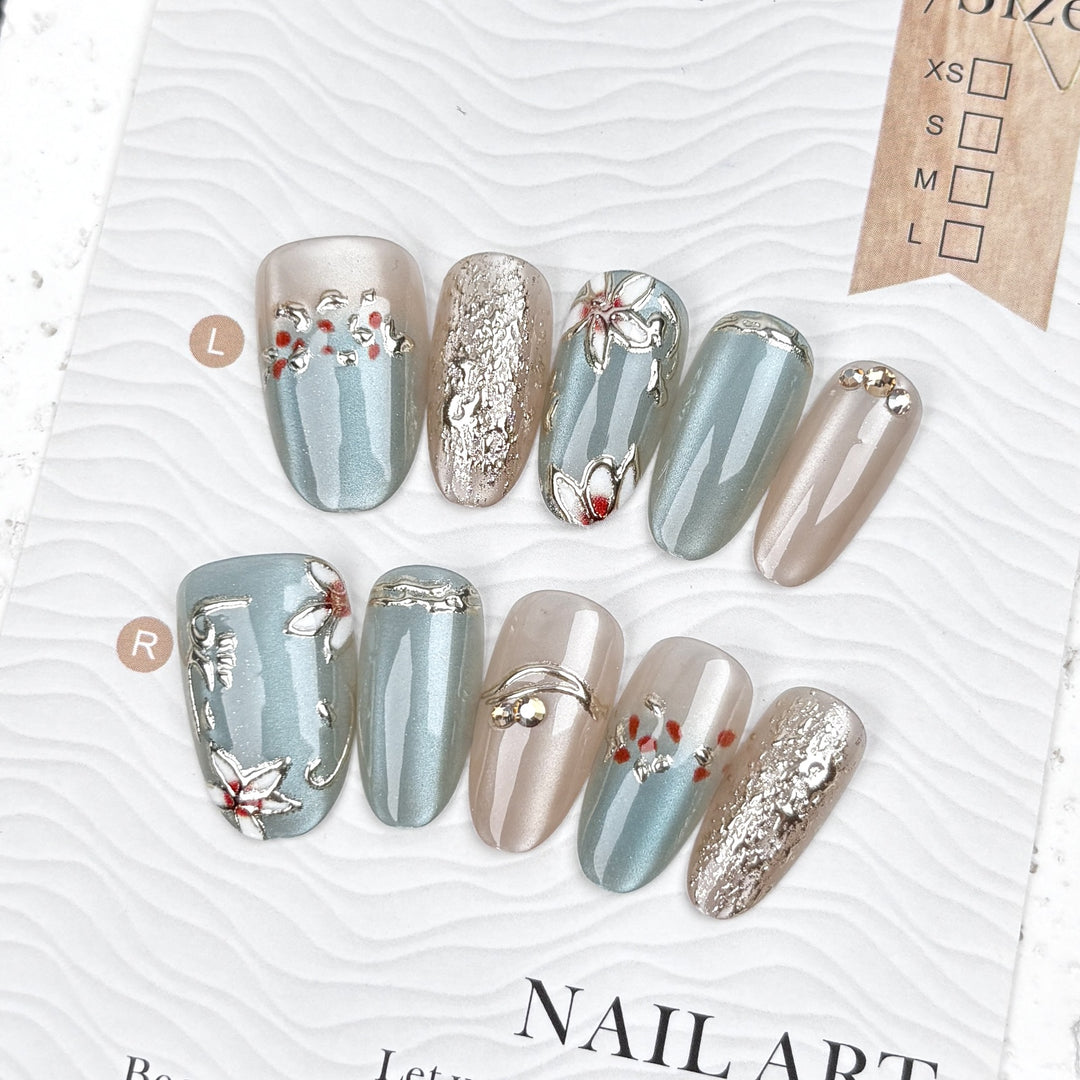 Dekorativer Press-On Nagelkunst Set mit einzigartigen floralen Akzenten