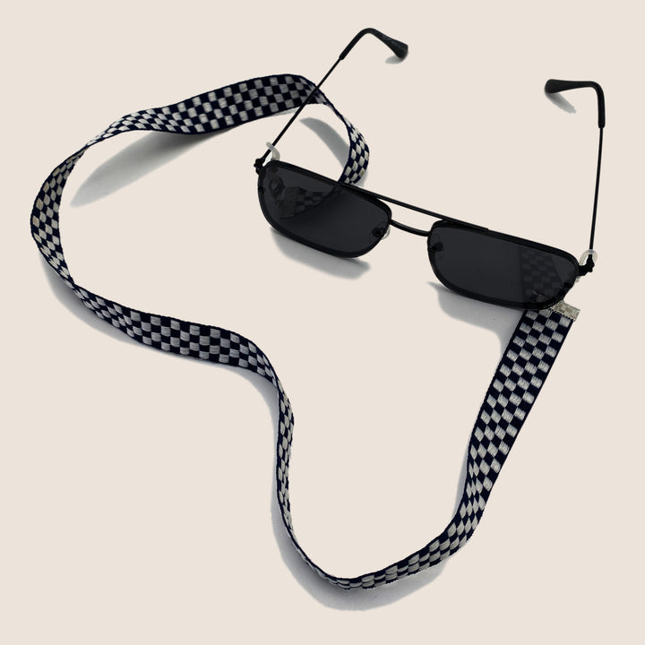 Dekorativer Brillenhalter Karnz