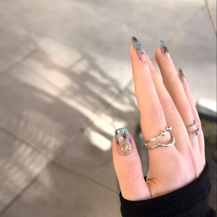 Künstlerische Gel-Nagelerweiterungen