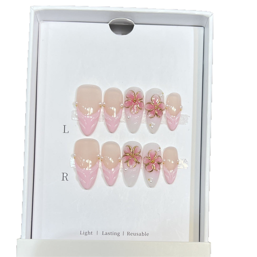 Artisan Floral-Themed Press-On Nails Set Karnz