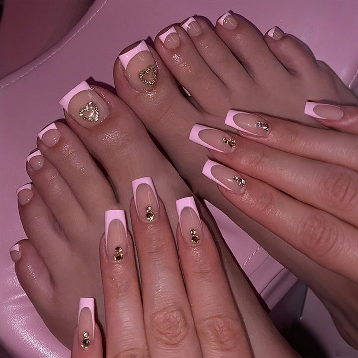 Premium dekoratives Press-On-Nagelset mit einzigartigen Verzierungen Karnz