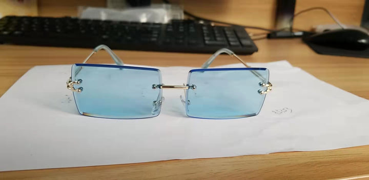 Moderne geometrische Rahmen-Sonnenbrille Karnz