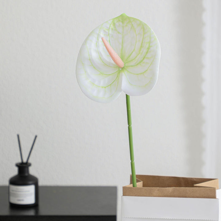 Elegante künstliche Orchidee mit filigranen Blüten Karnz