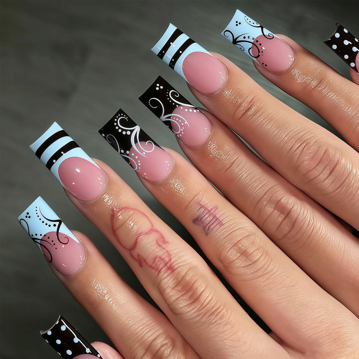 Dekorative lange Press-On Nagelkunst Tipps Karnz