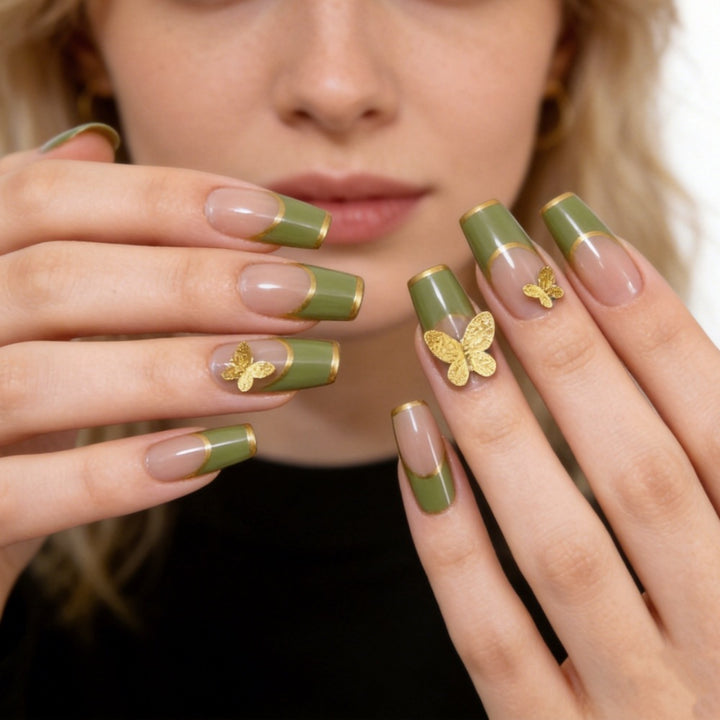 Kunstnägel mit Elegantem Floralem und Zartem Design Karnz