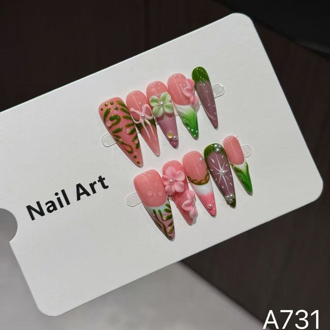 Künstlerische Blumen Nagelspitzen