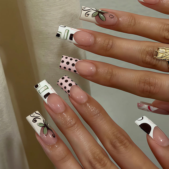 Dekorative lange Press-On Nagelkunst Tipps Karnz