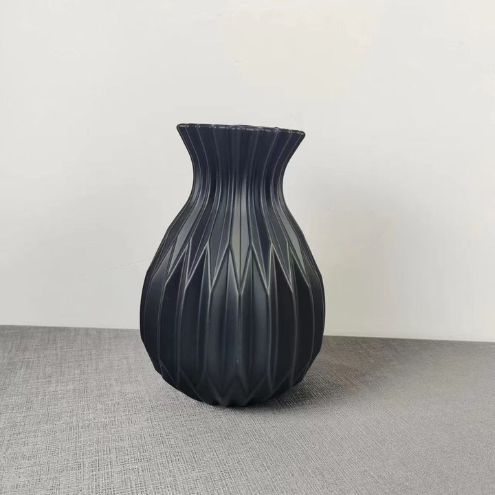 Moderne dekorative strukturierte Vase Karnz
