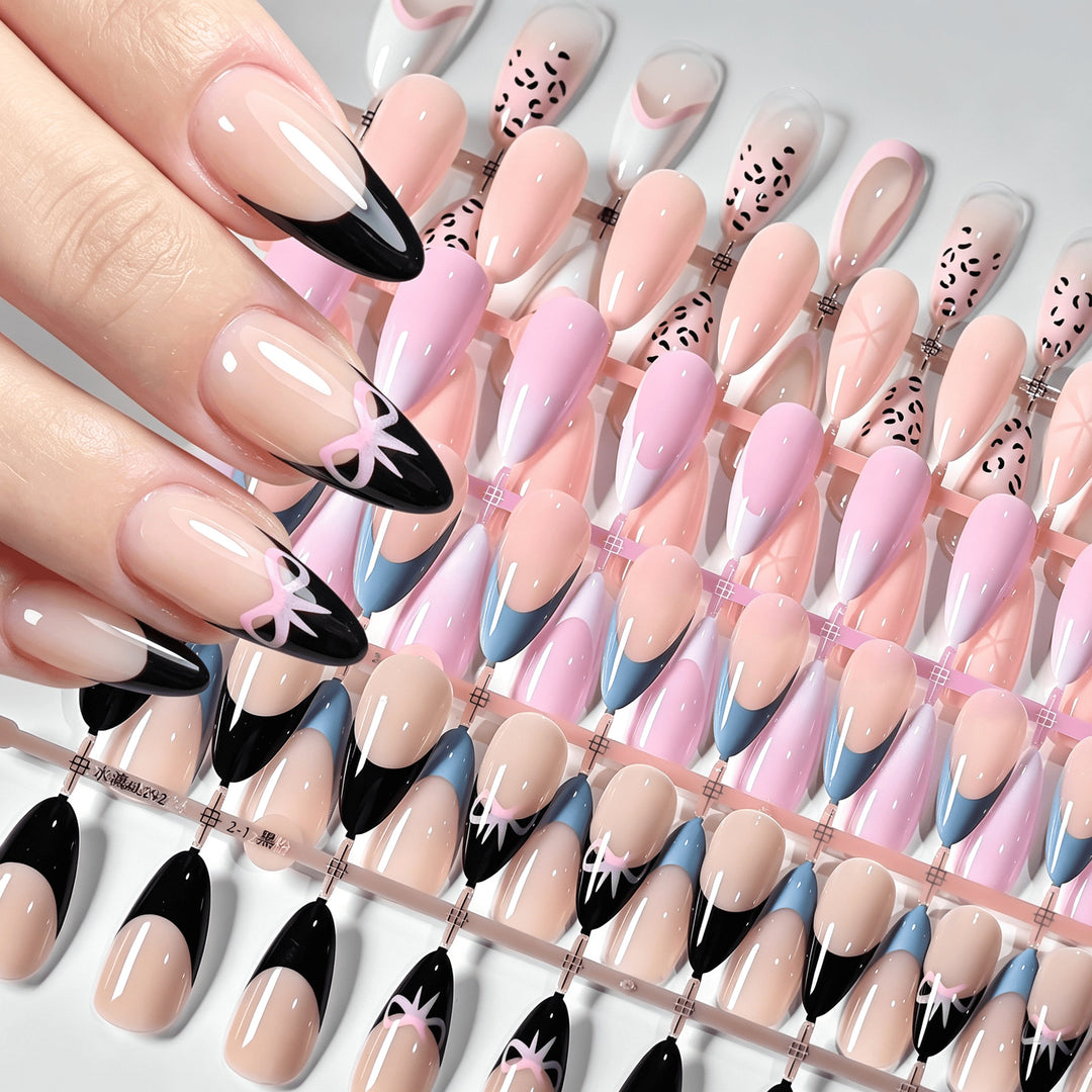 Abnehmbares Press-On-Nagel-Set mit dekorativen Designs Karnz