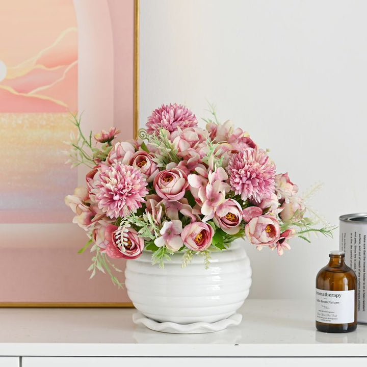 Lebendige künstliche Blumenarrangement