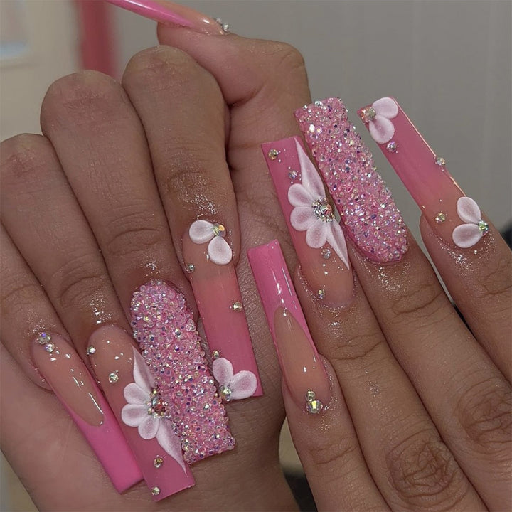 Dekoratives Press-On Nagelset mit Multi-Designs Karnz