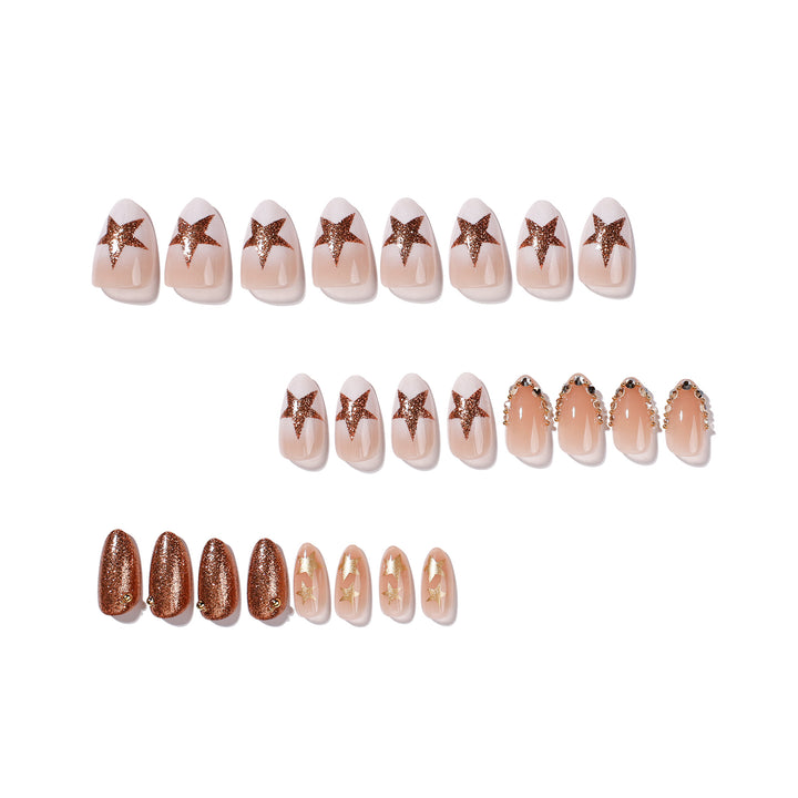 Elegante und glitzernde Nagelkunst Karnz