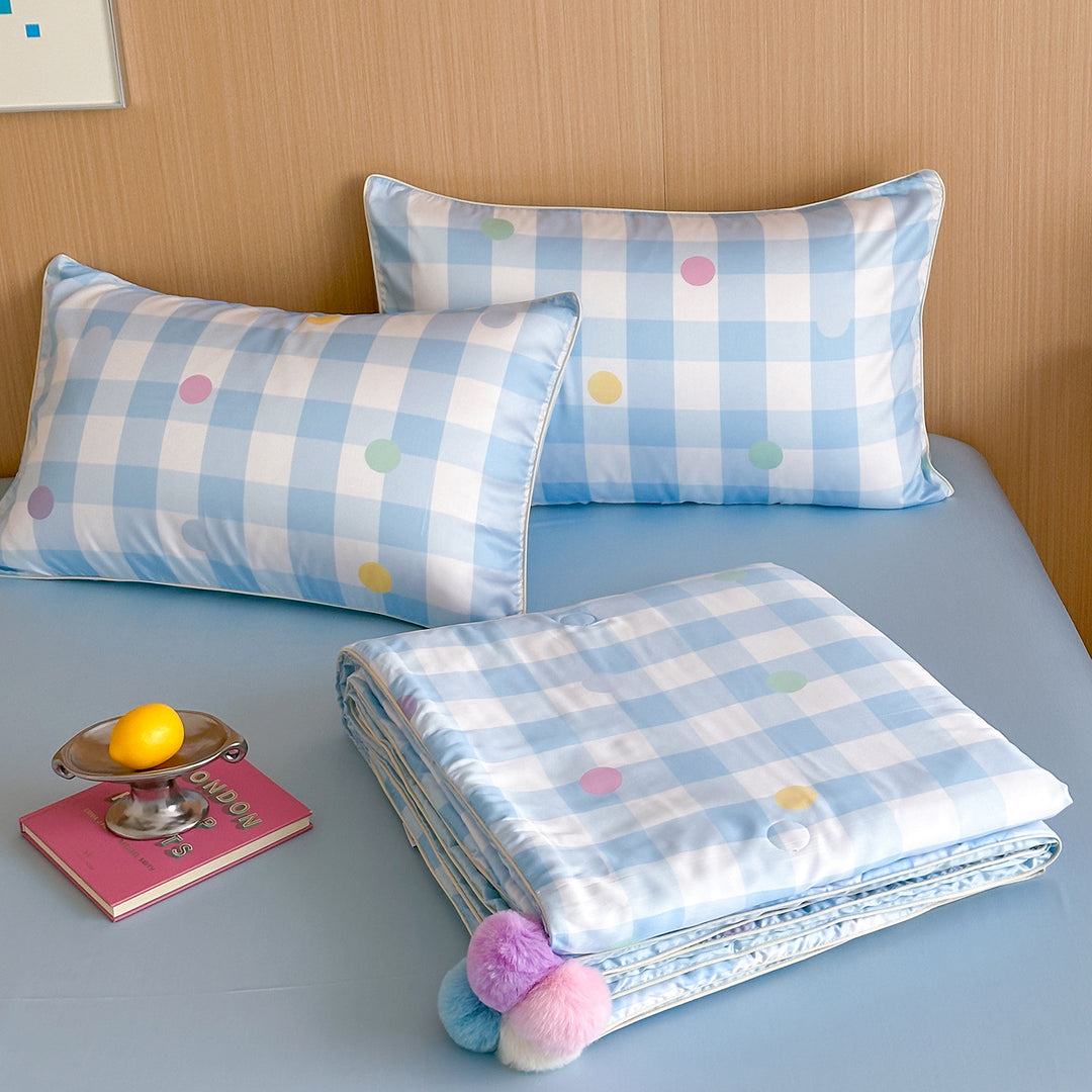 Kinder-Bettwäscheset mit gesteppter Kuscheldecke und kariertem Punktmuster Karnz