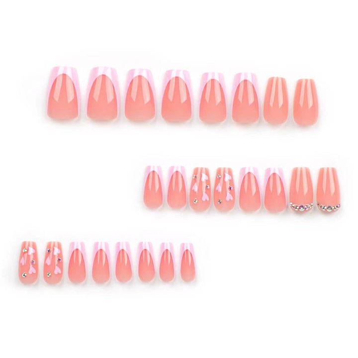 Elegantes Lang Press-On Nagelset mit Strass-Akzenten Karnz