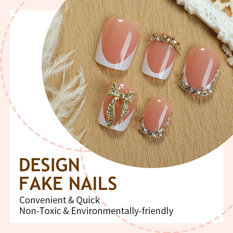 Kunstnagelset mit eleganten Glitzer- und Blumenverzierungen Karnz