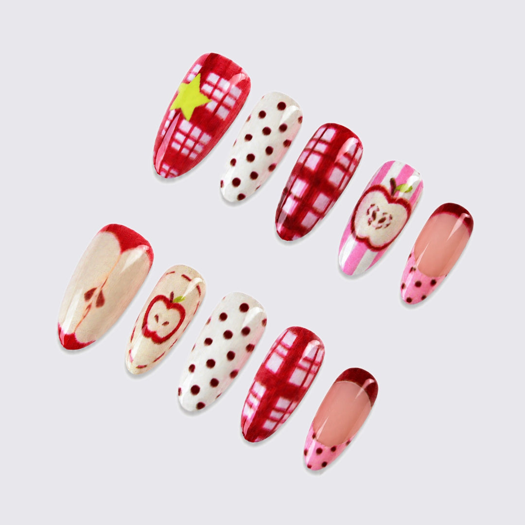 Stilvolles Kunstnagelset mit fröhlichen Obstmotiven Karnz